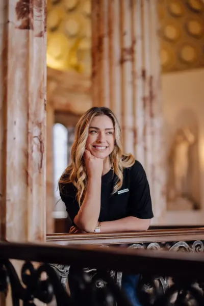 lifestyle photoLIVERY Essential Tee - Black